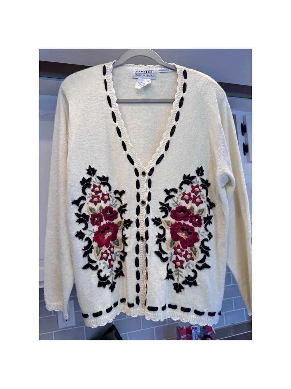 Jantzen classics size large black cream satin red embroidery Vintage - Picture 1 of 16